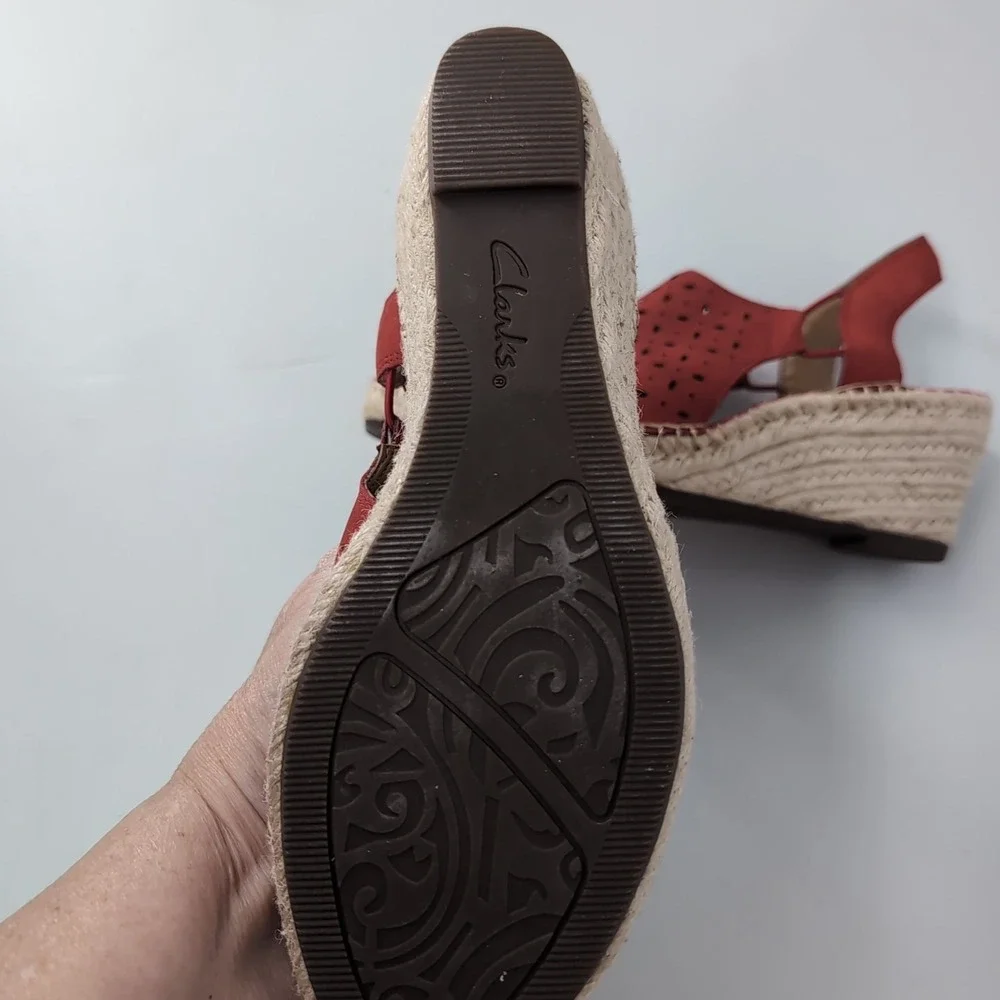Clarks Artisan Petrina Selma Red Nubuck Perforated Espadrille Wedge Sandals 7M